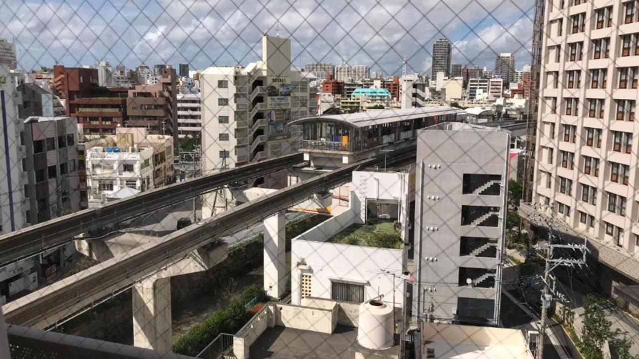 Toyoko Inn Okinawa Naha Kokusai-Dori Miebashi-Eki Exterior foto
