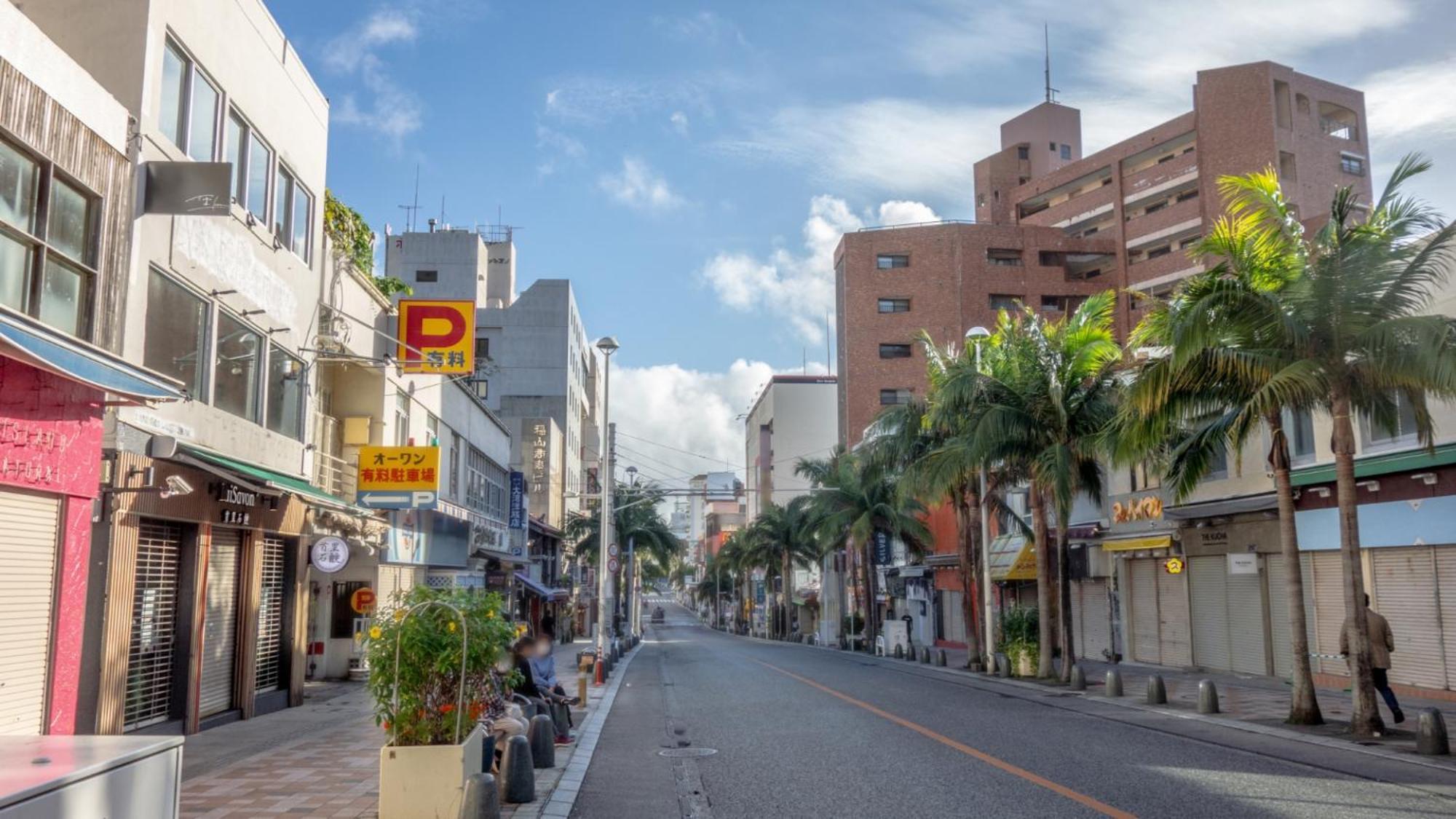 Toyoko Inn Okinawa Naha Kokusai-Dori Miebashi-Eki Exterior foto