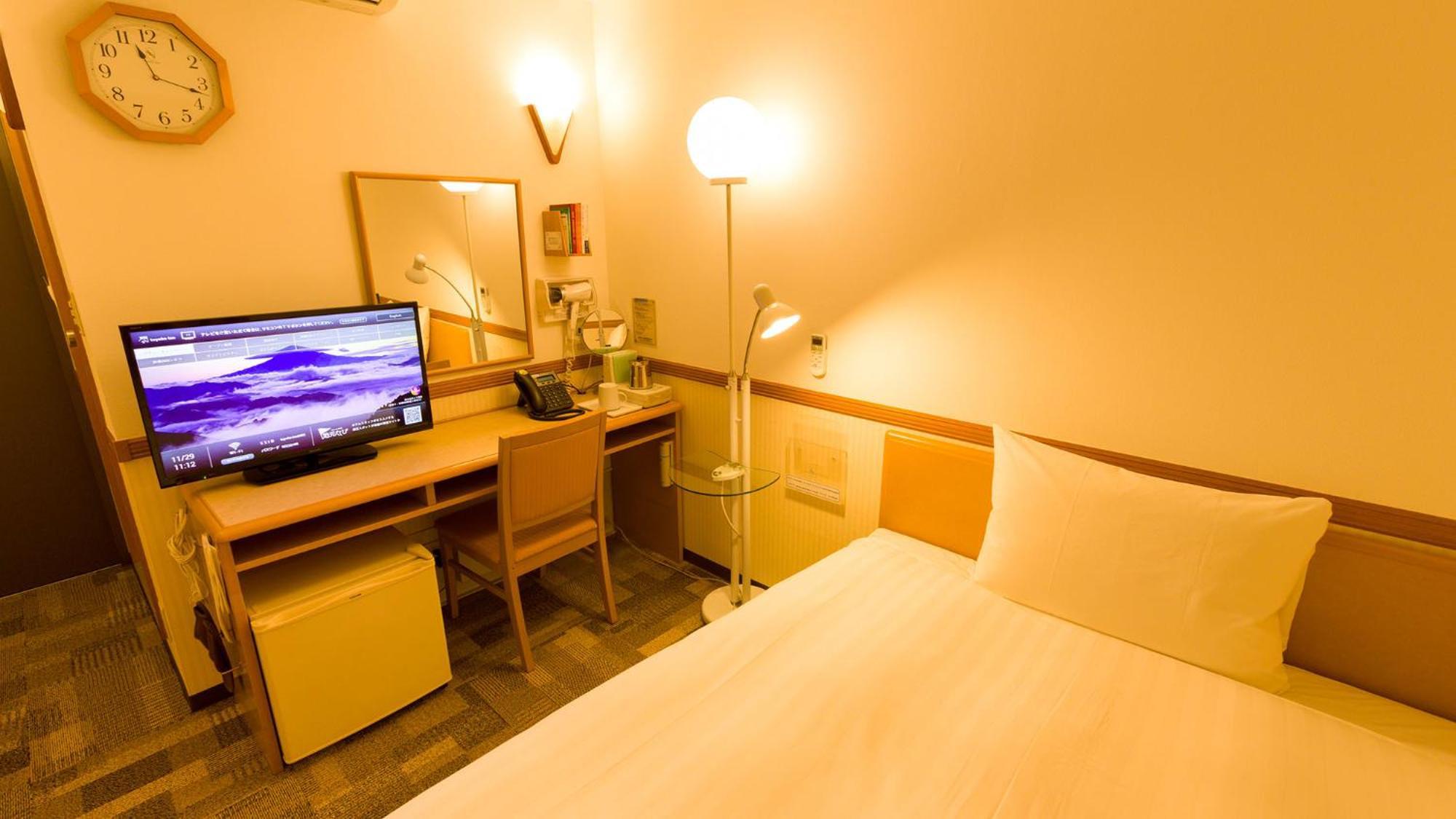 Toyoko Inn Okinawa Naha Kokusai-Dori Miebashi-Eki Habitación foto