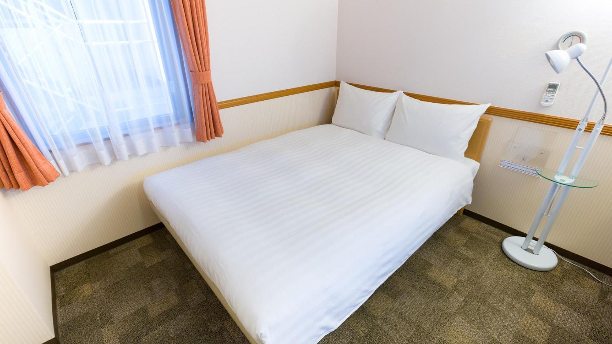 Toyoko Inn Okinawa Naha Kokusai-Dori Miebashi-Eki Habitación foto